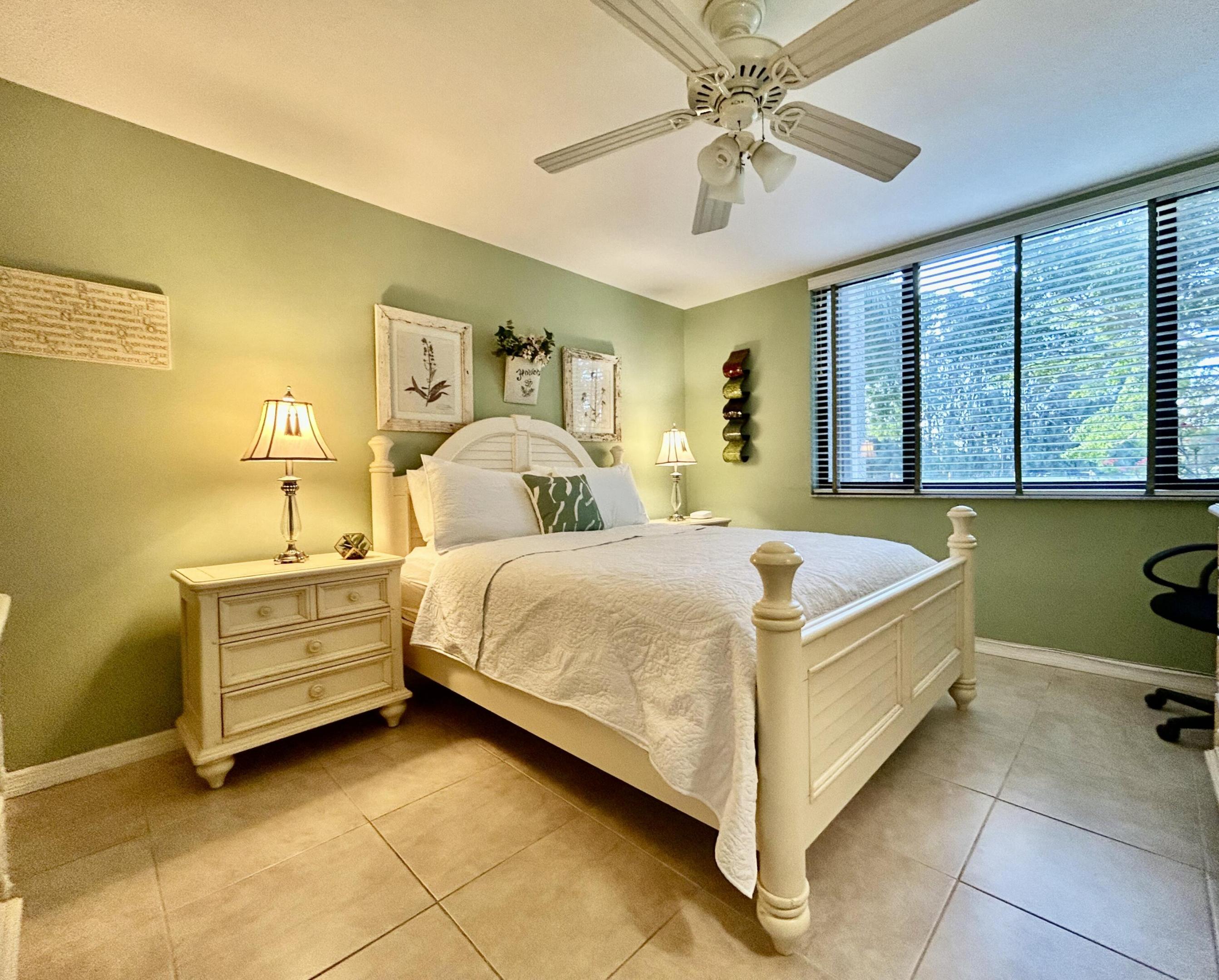 FOUNTAINS OF PALM BEACH COND NO 4 - Residential