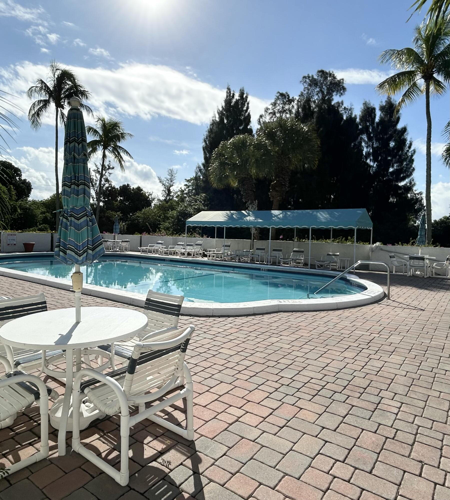 FOUNTAINS OF PALM BEACH COND NO 4 - Residential
