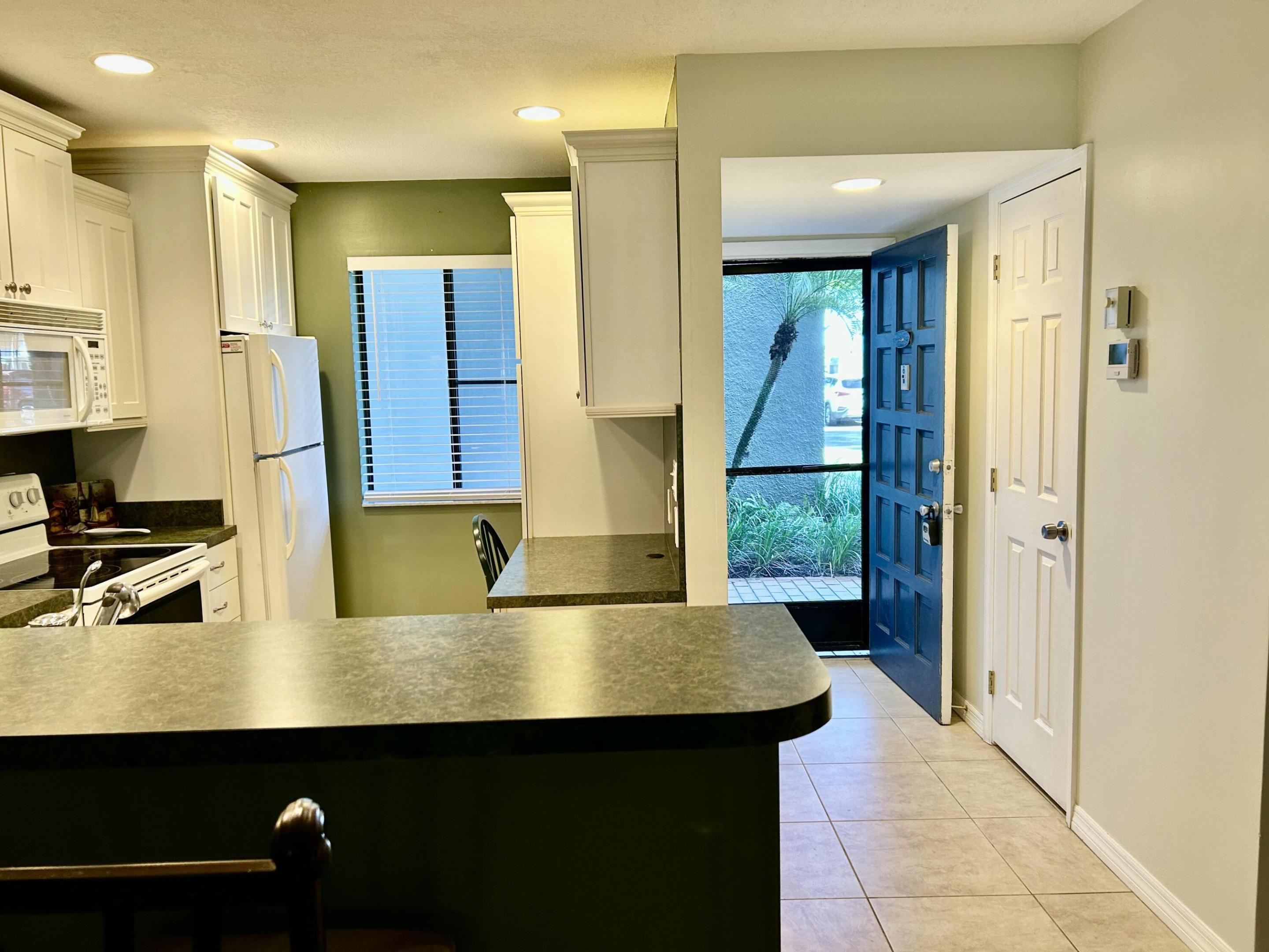 FOUNTAINS OF PALM BEACH COND NO 4 - Residential