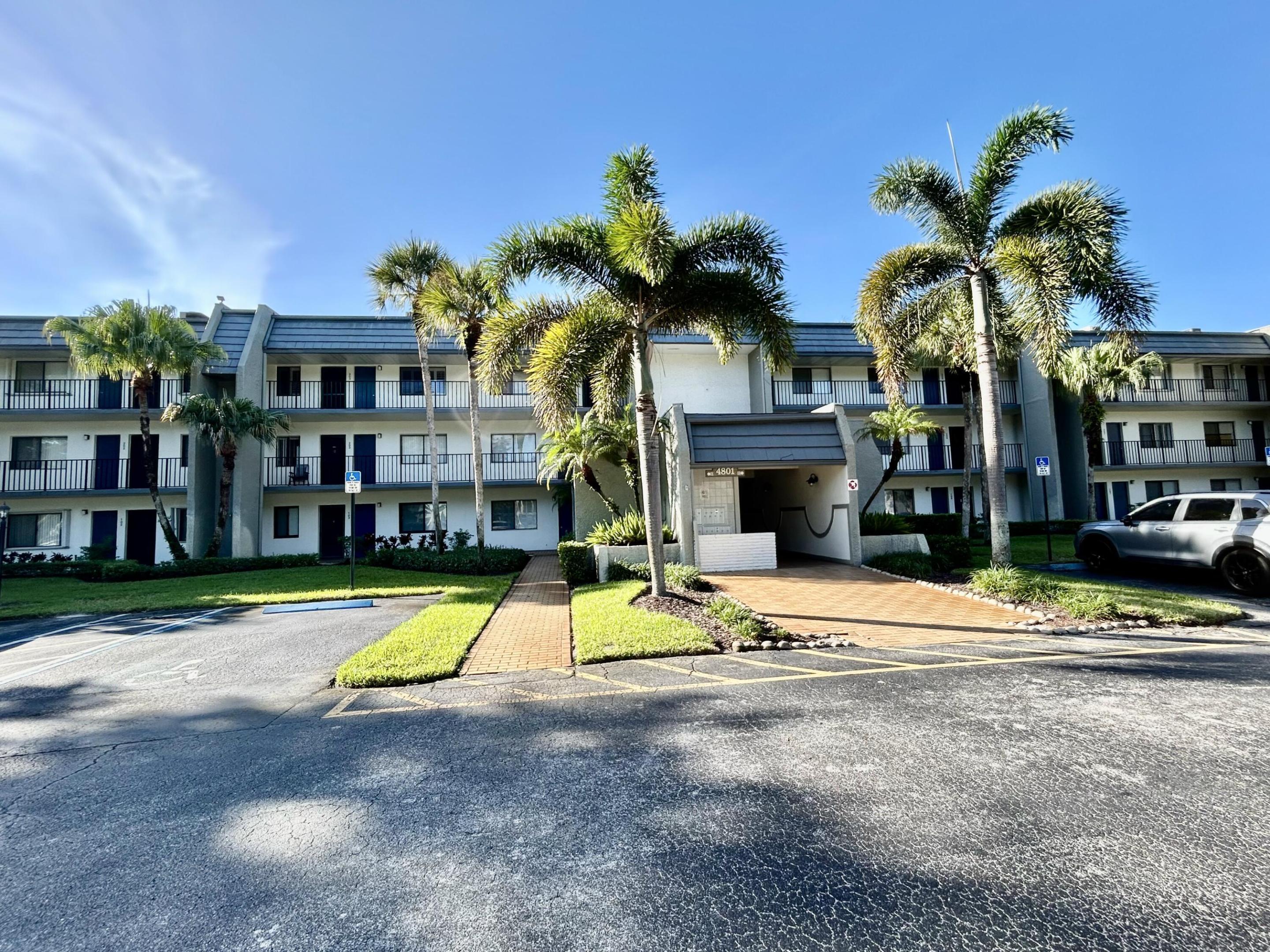 FOUNTAINS OF PALM BEACH COND NO 4 - Residential