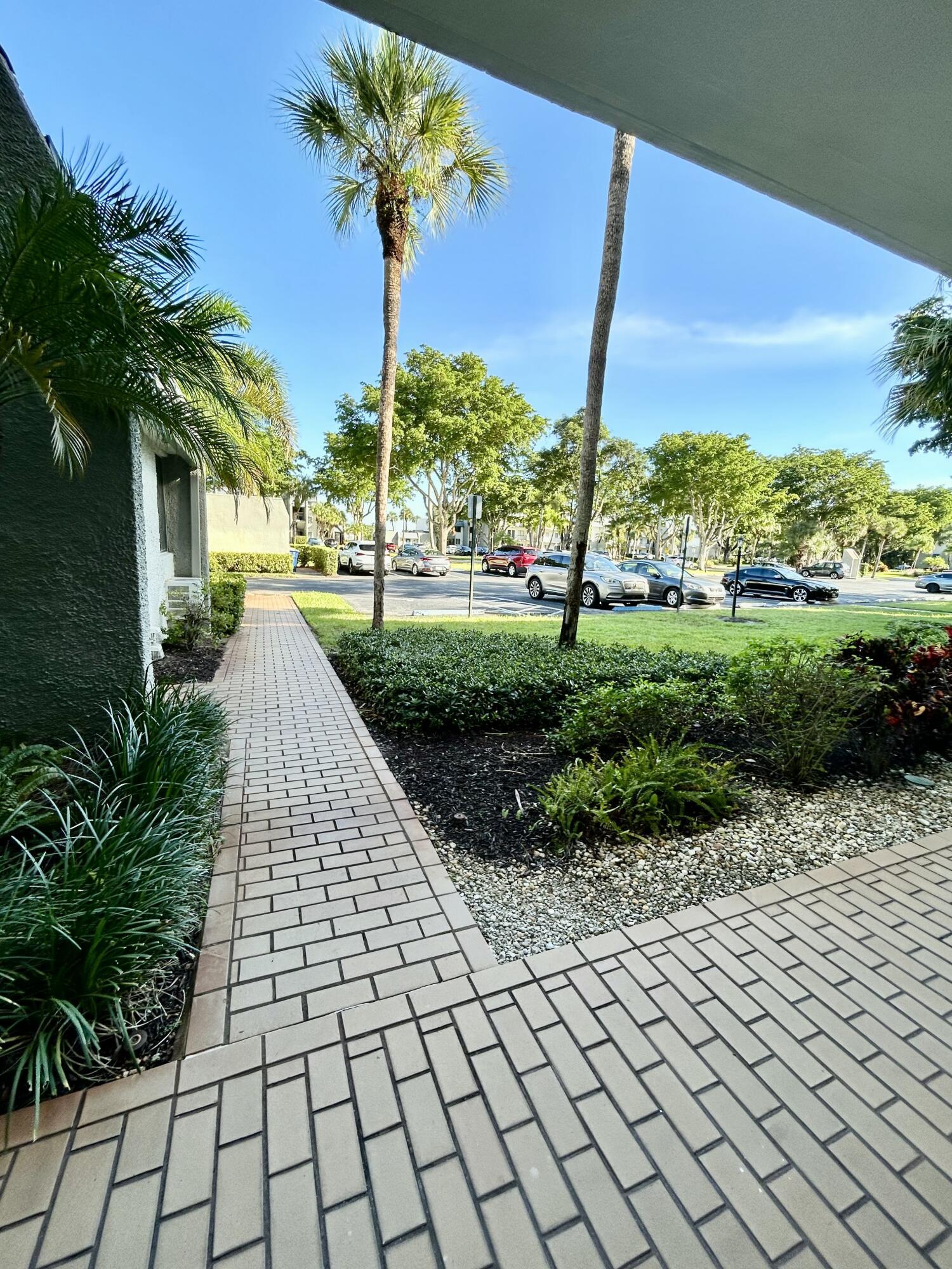 FOUNTAINS OF PALM BEACH COND NO 4 - Residential