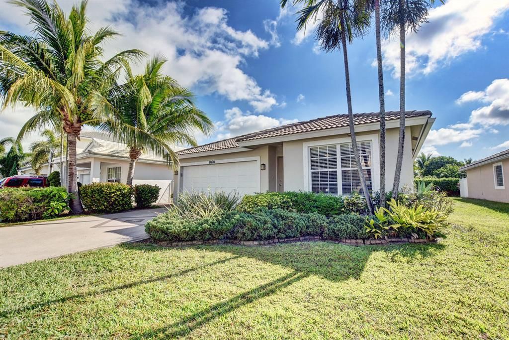 Photo of 6820 Hendry Drive Dr, Lake Worth Beach, FL 33463 (MLS # R10702934)