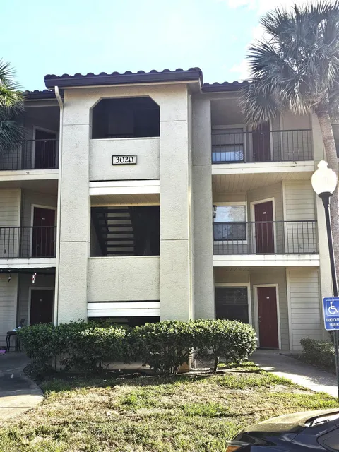 3020 Parkway Boulevard Unit 203, Kissimmee, FL MLS: R11058823