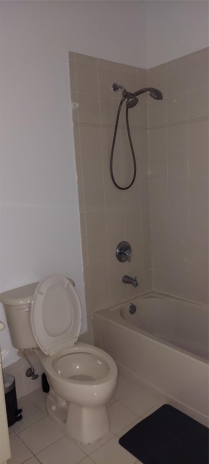 COVE AT FRENCH VILLAS - Residential Lease