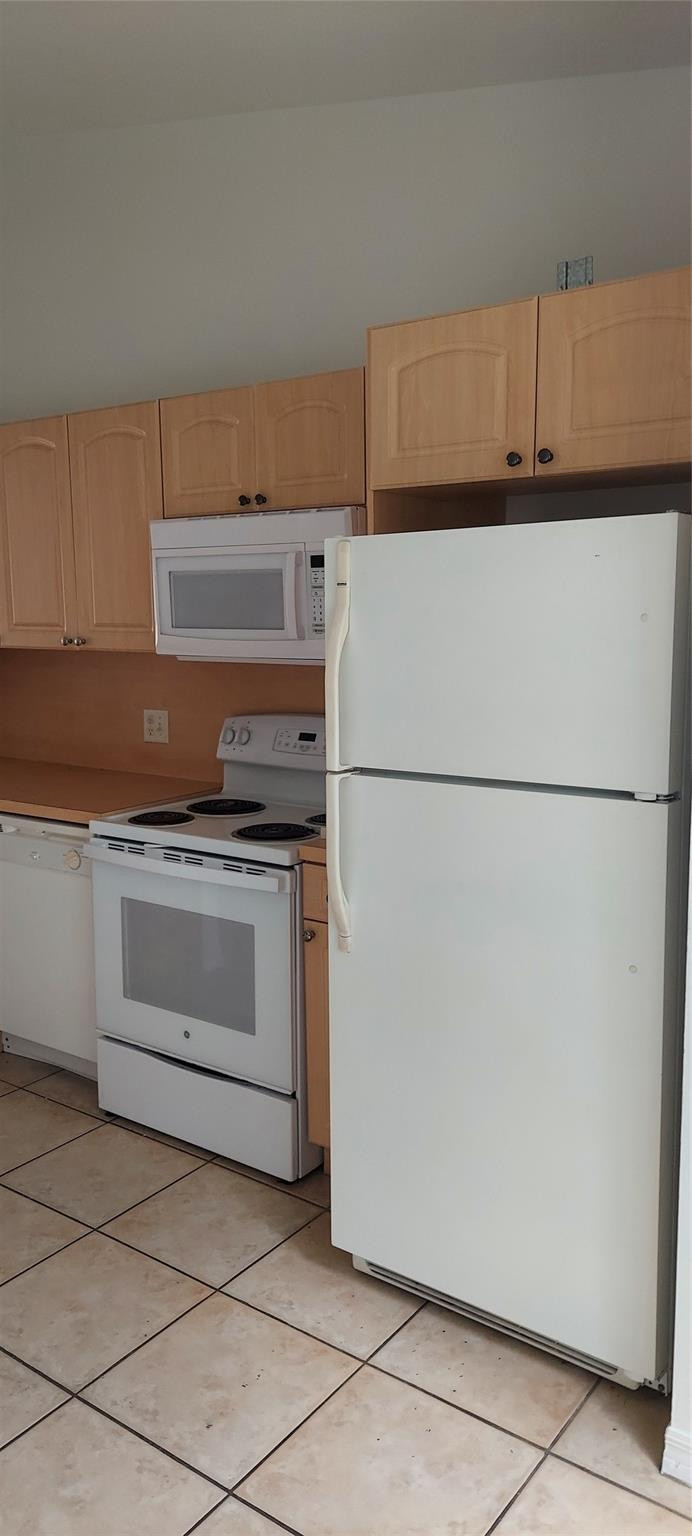 COVE AT FRENCH VILLAS - Residential Lease