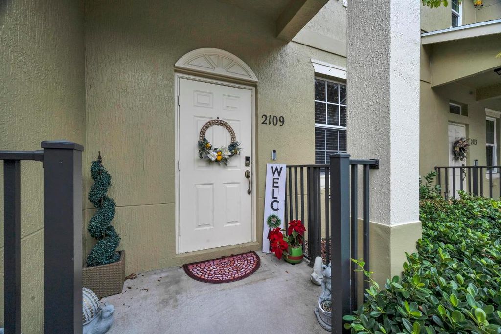 Photo of 2109 SE Glen Ridge Drive, Port Saint Lucie, FL 34952 (MLS # R11154231)