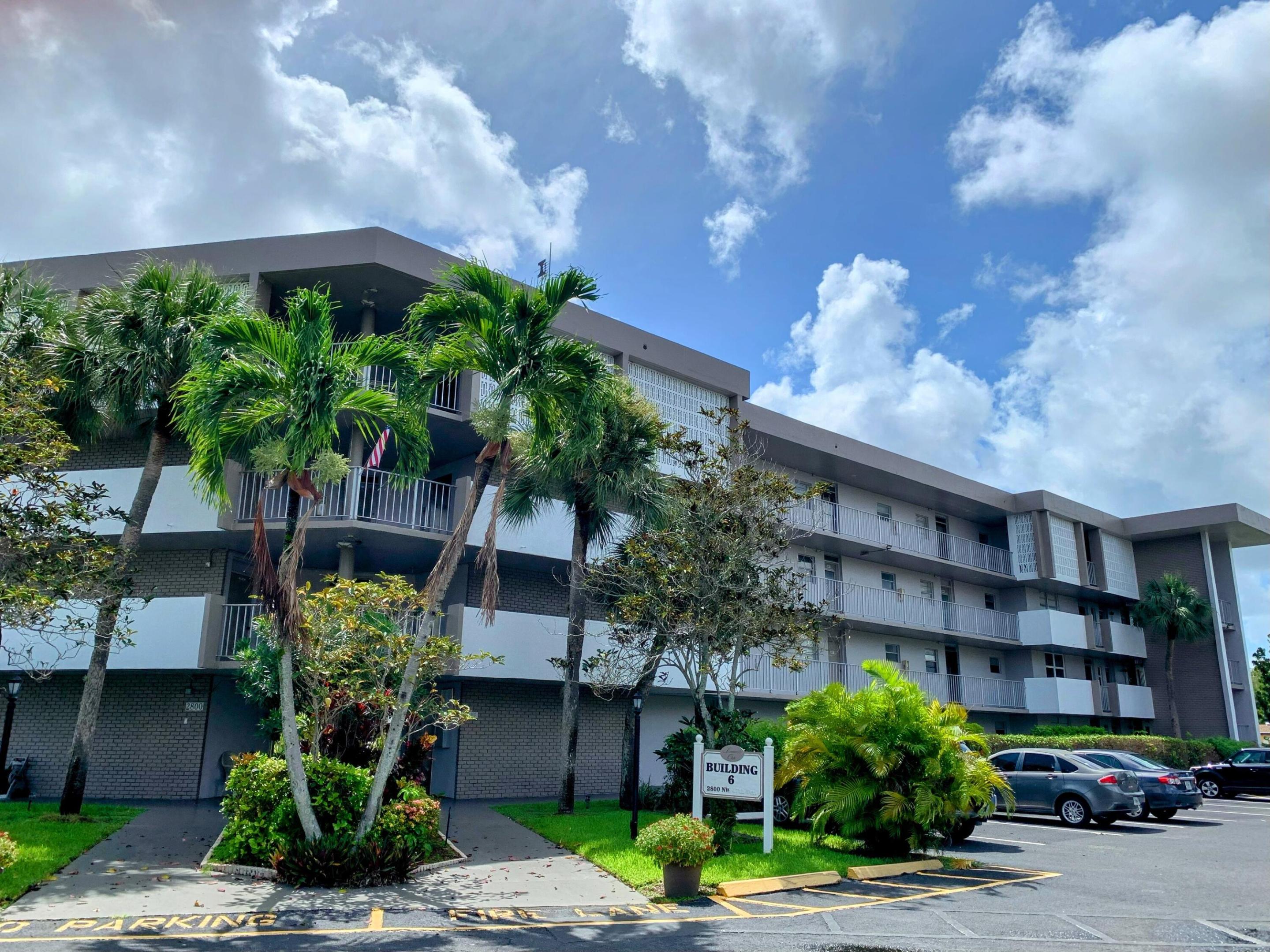 LAUDERDALE OAKS CONDO 4 - Residential