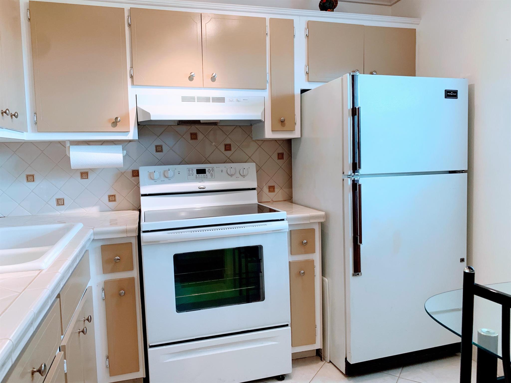 LAUDERDALE OAKS CONDO 4 - Residential