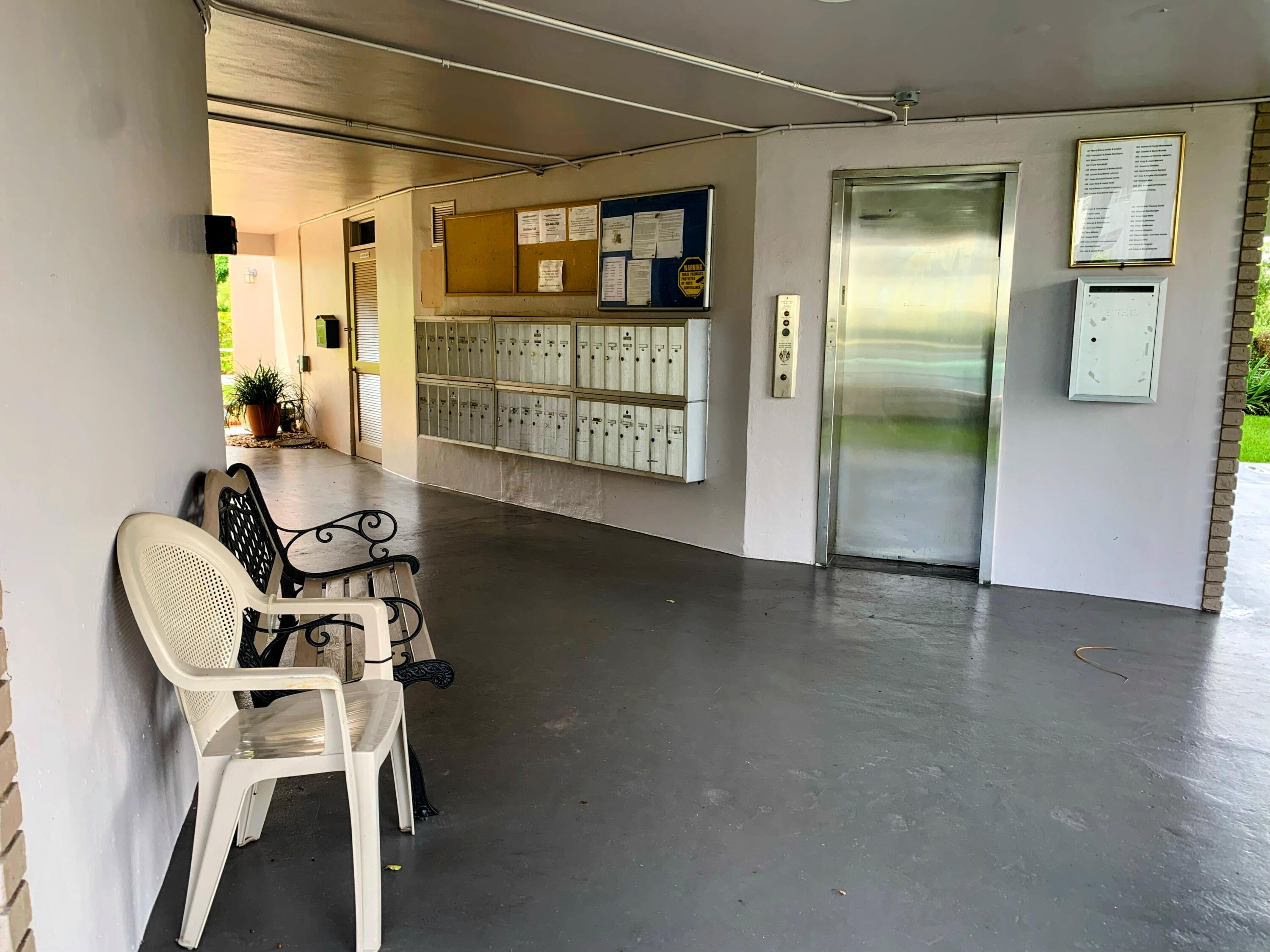 LAUDERDALE OAKS CONDO 4 - Residential