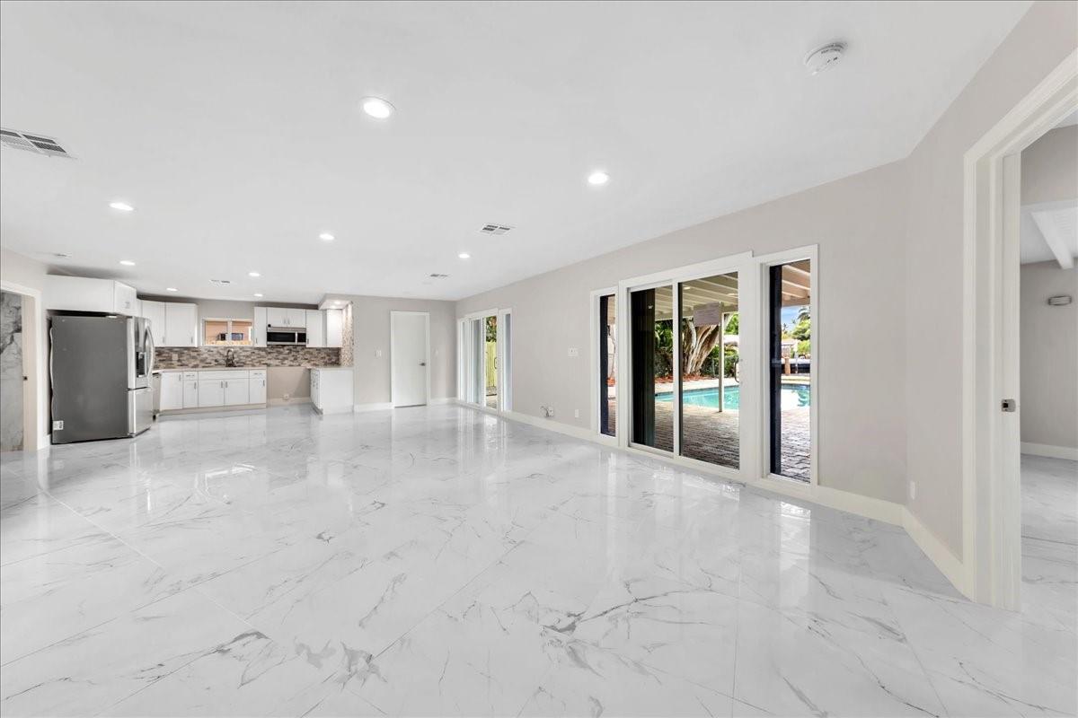 Coral Shores - Residential
