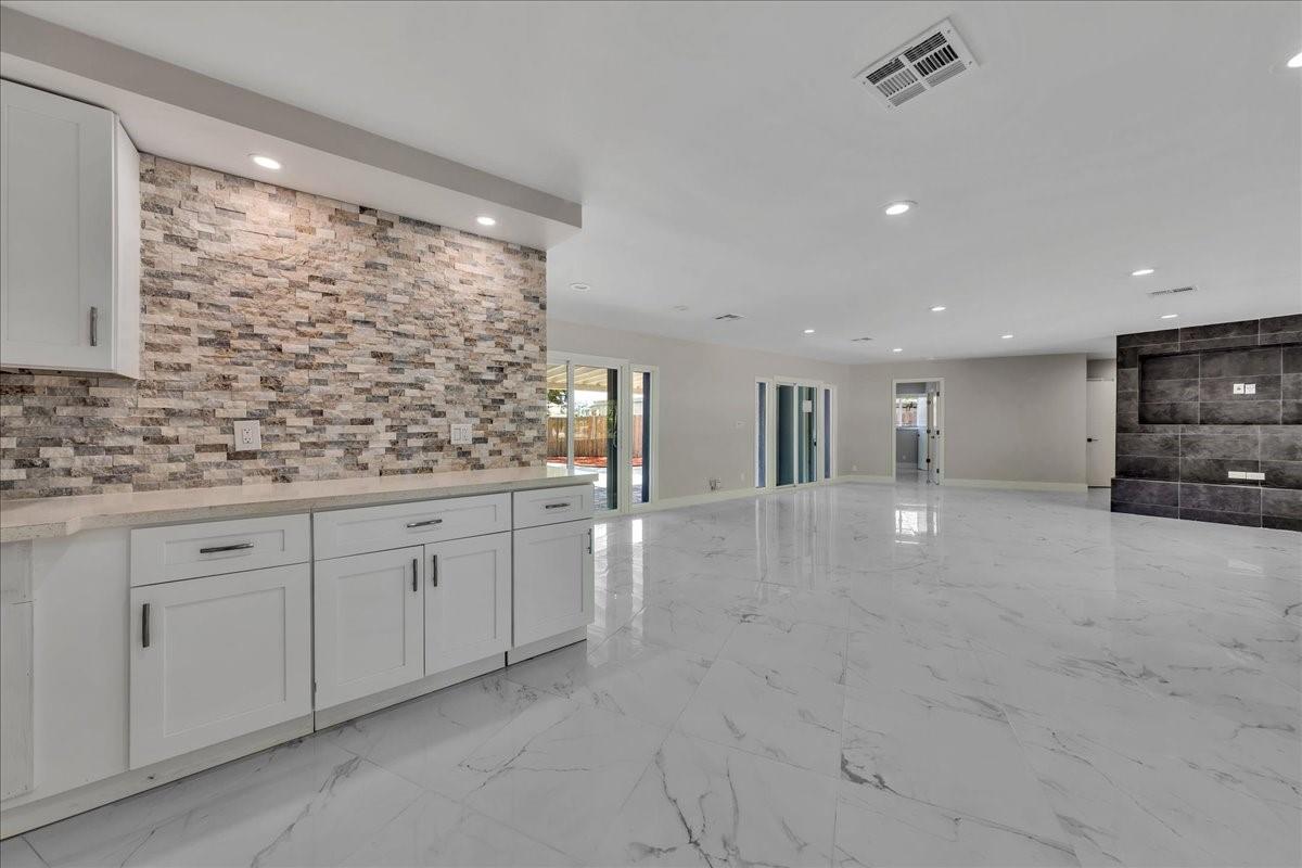 Coral Shores - Residential