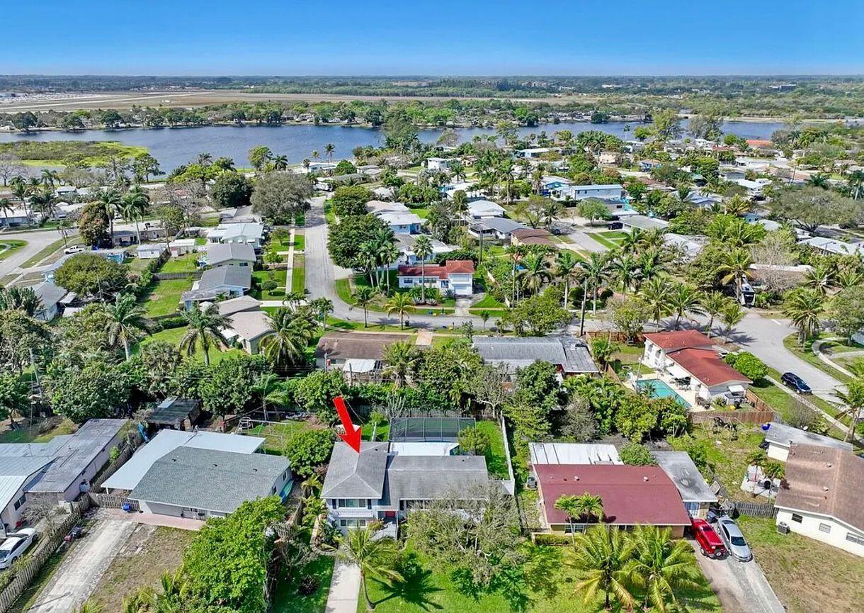 LAKE OSBORNE ESTATES 4 - Residential Lease