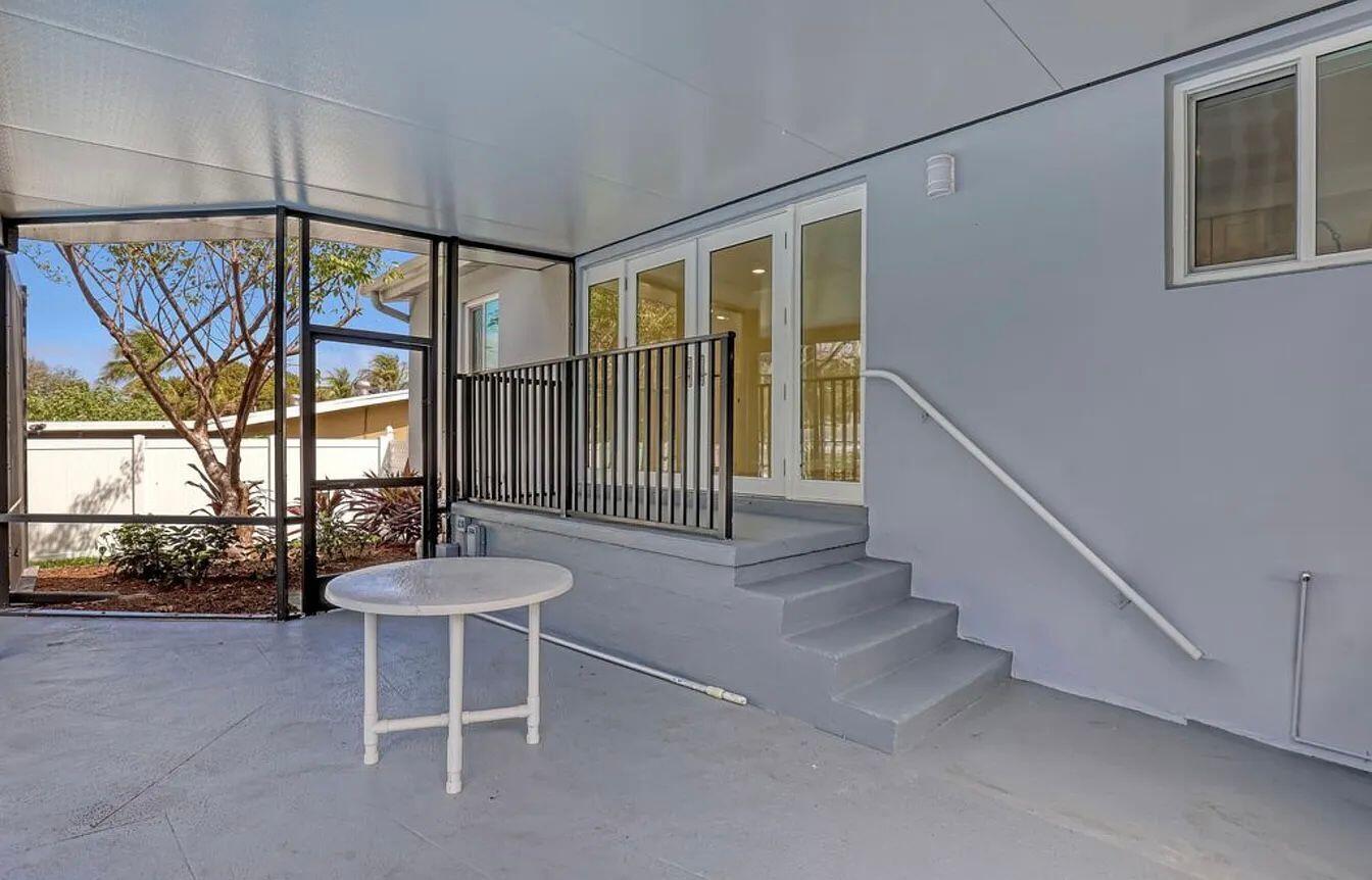LAKE OSBORNE ESTATES 4 - Residential Lease