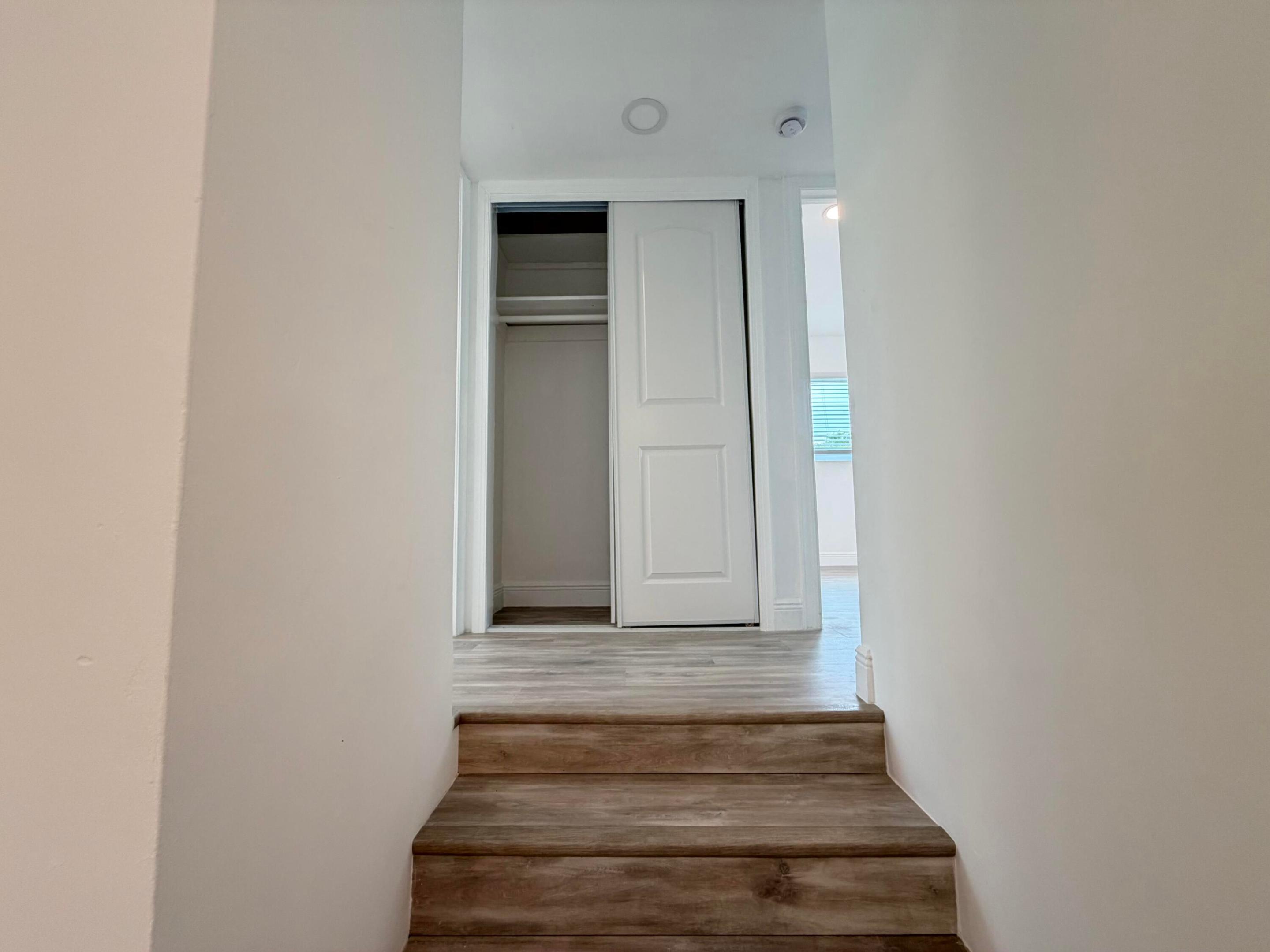 LAKE OSBORNE ESTATES 4 - Residential Lease