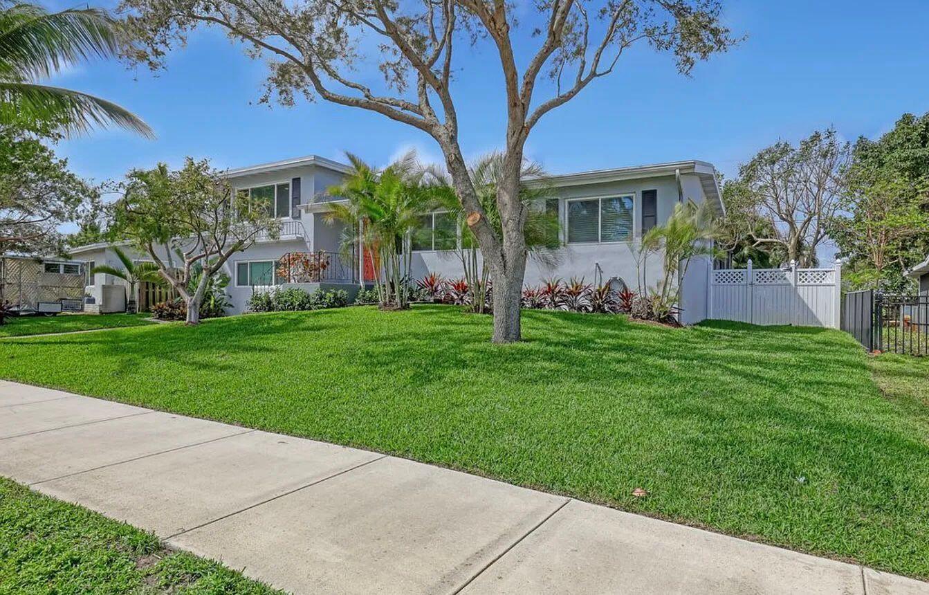 LAKE OSBORNE ESTATES 4 - Residential Lease