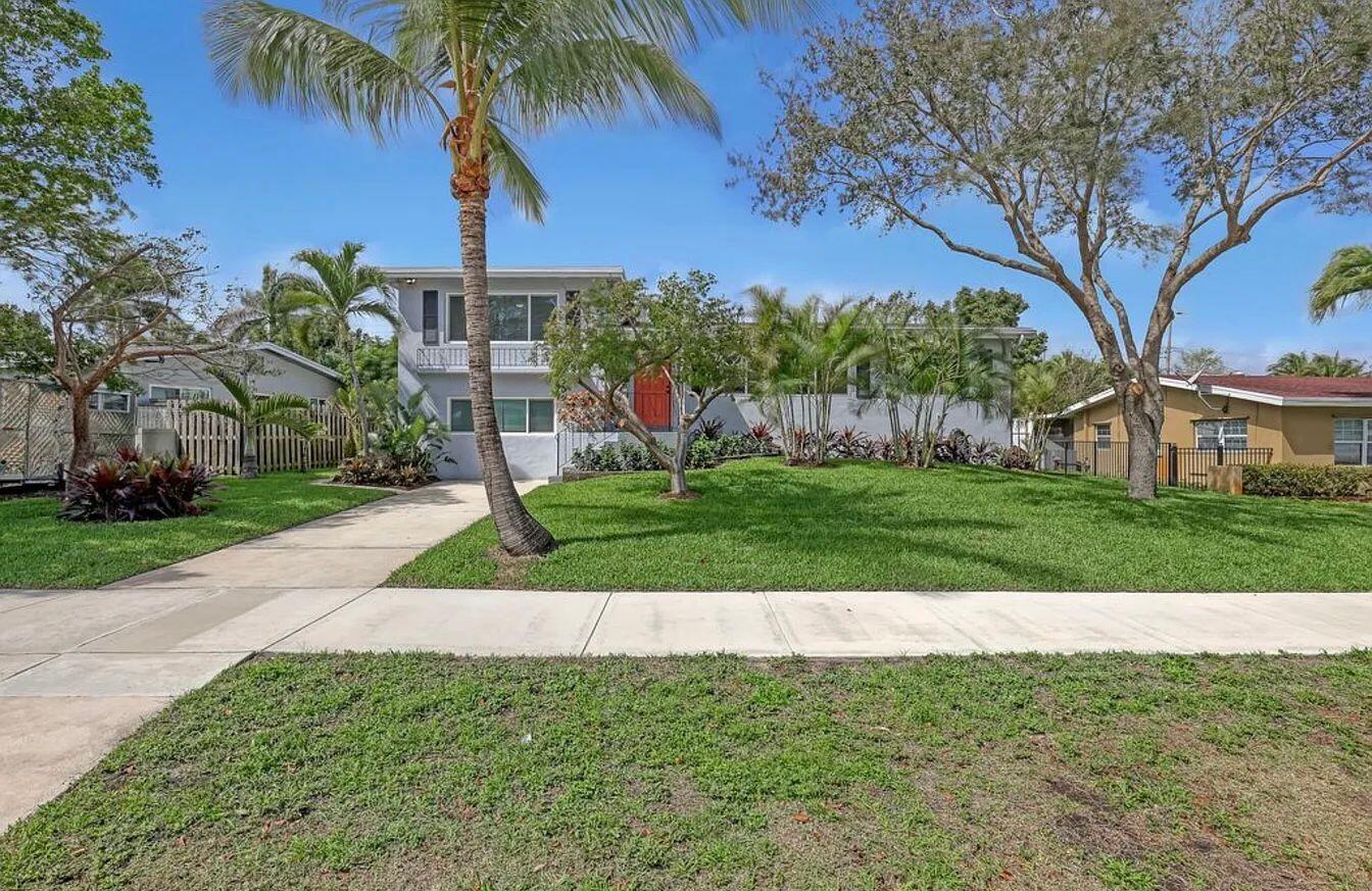 LAKE OSBORNE ESTATES 4 - Residential Lease