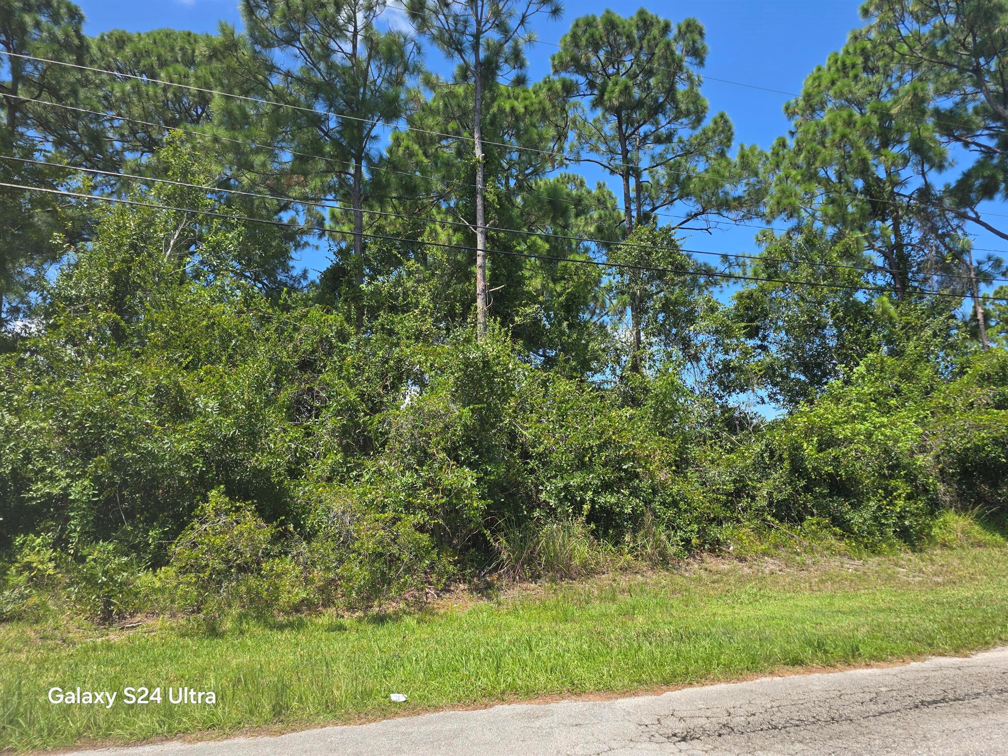 Excellent location and neighborhood to build your new home, close to Tradition and I-95, also Turnpike, Becker area etc.
