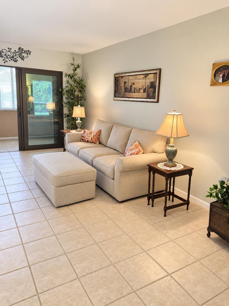 Properties 3154 Via Poinciana 115