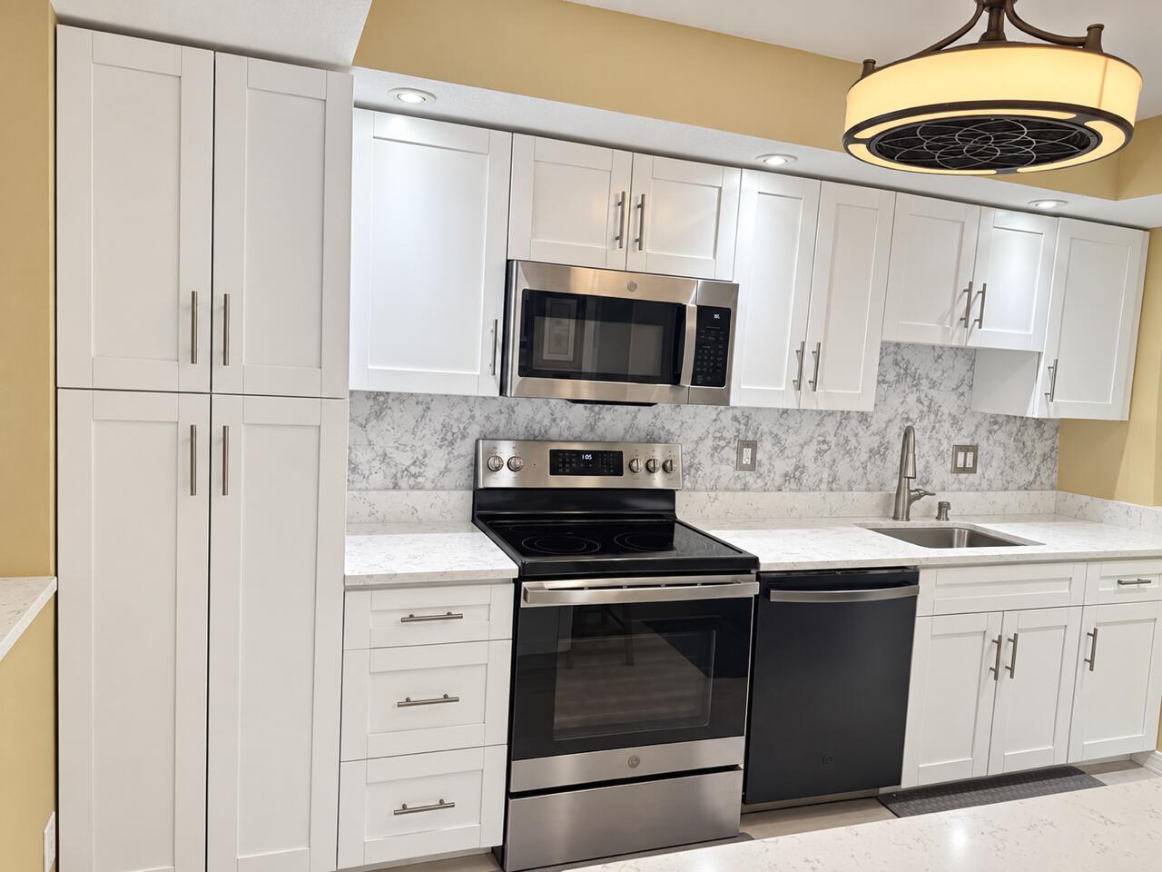 Properties 3154 Via Poinciana 115