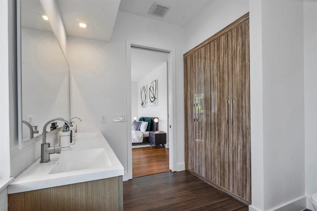 EDGEWATER - Residential