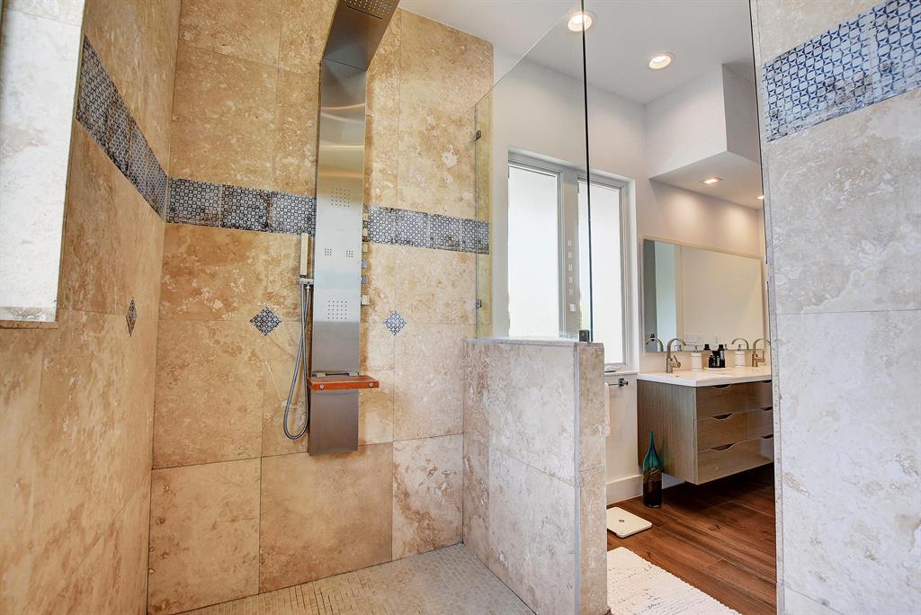 EDGEWATER - Residential