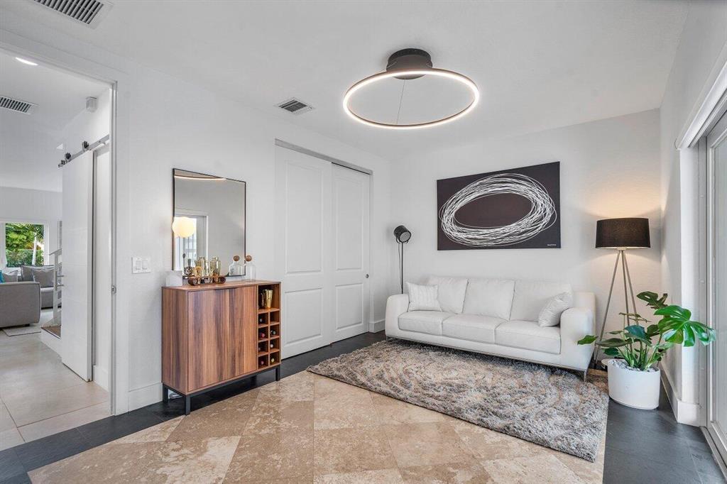 EDGEWATER - Residential