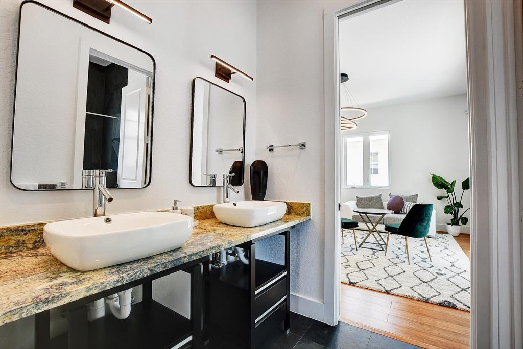 EDGEWATER - Residential