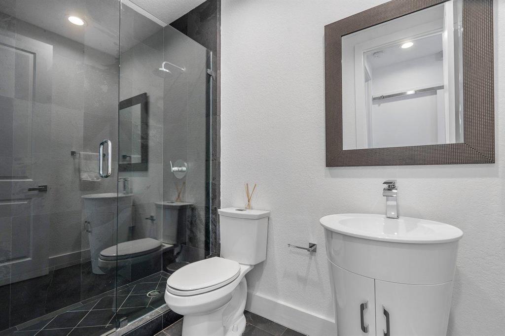 EDGEWATER - Residential