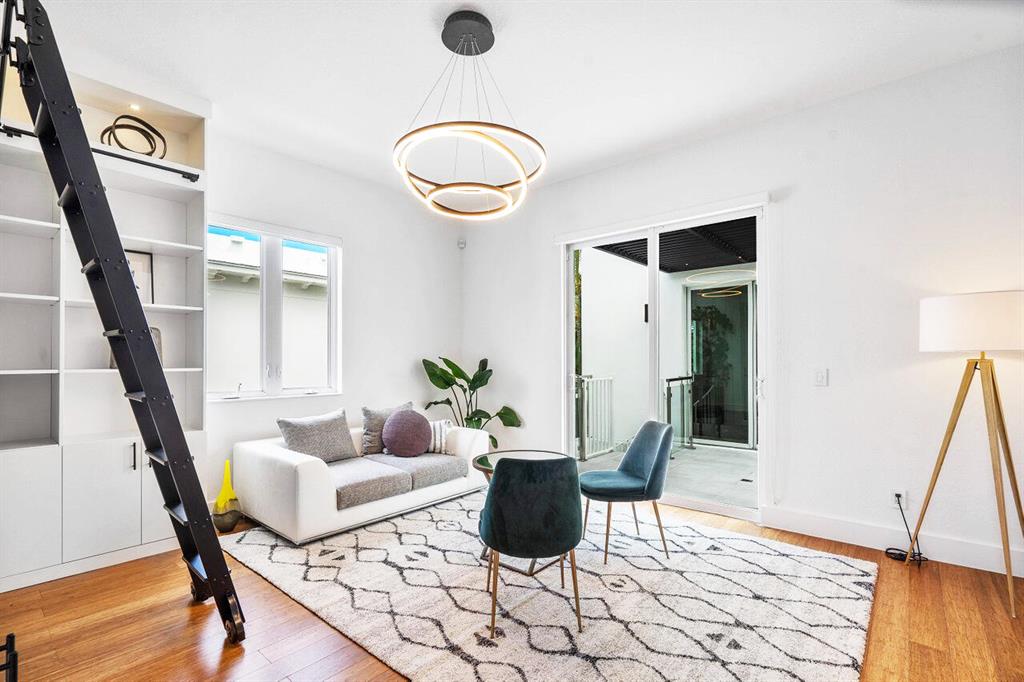 EDGEWATER - Residential