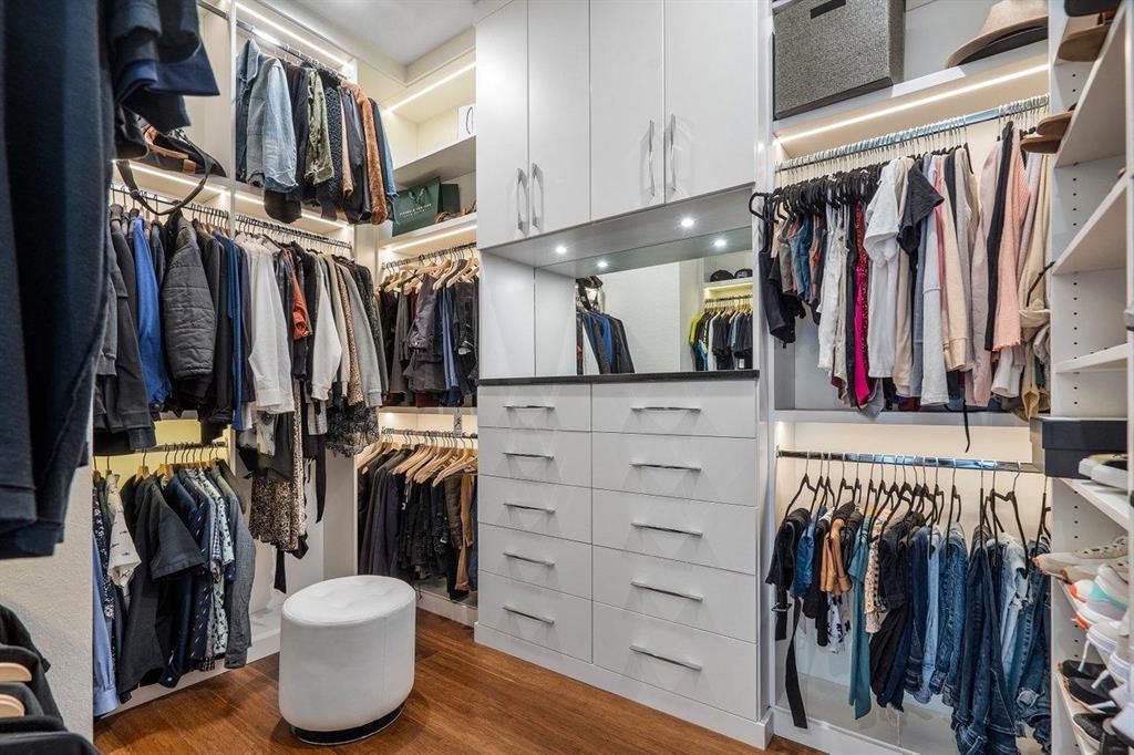 EDGEWATER - Residential