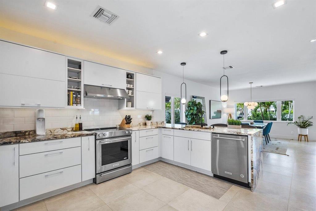 EDGEWATER - Residential