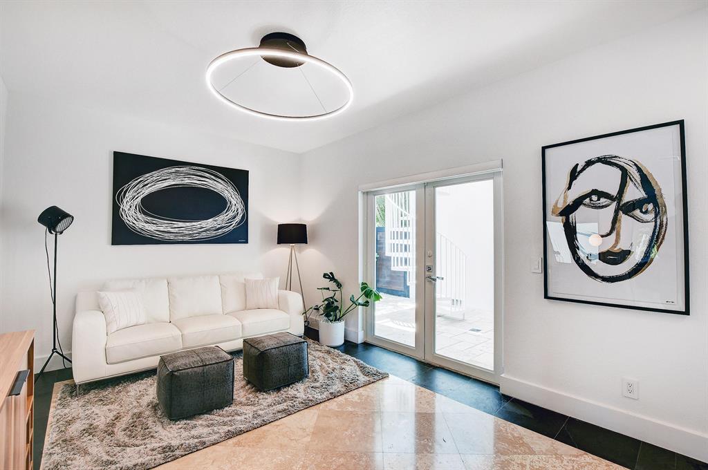 EDGEWATER - Residential