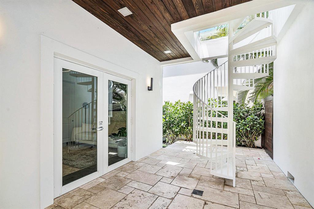 EDGEWATER - Residential