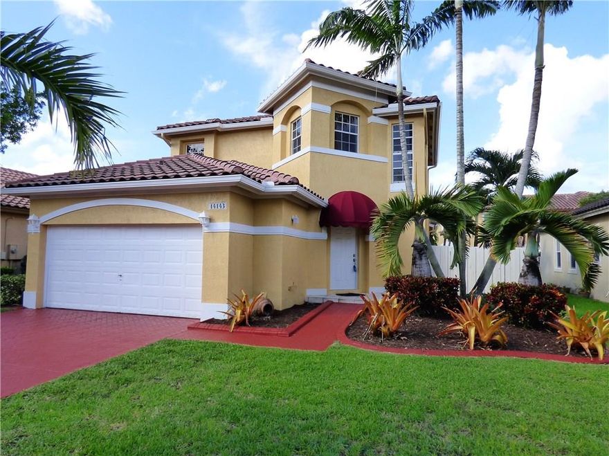 IMMACULATE & UPGRADED 4 BEDROOM, 2.5 BATHROOM & 2 CAR GARAGE HOME LOCATED ON A 24HR. GUARD GATED COMMUNITY. LARGE FENCE PATIO WITH EXTENDED PAVED AREA. CUSTOM WOOD KITCHEN CABINETS & GRANITE COUNTERTOPS, WINE COOLER & S-STEEL APPLIANCES PACKAGE. CERAMIC & LAMINATE  FLOORS, CROWN MOLDING, TRAY CEILINGS, BUILT IN CLOSET CABINETRY, SHOWS BEAUTIFUL. VERY EASY TO SHOW.