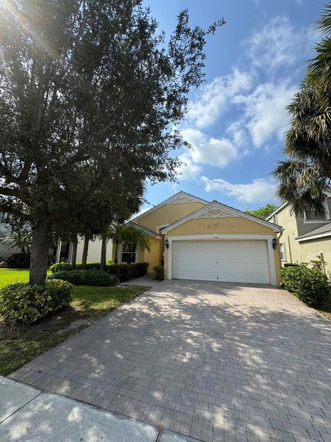 154 Berenger Walk Royal Palm Beach FL 33414