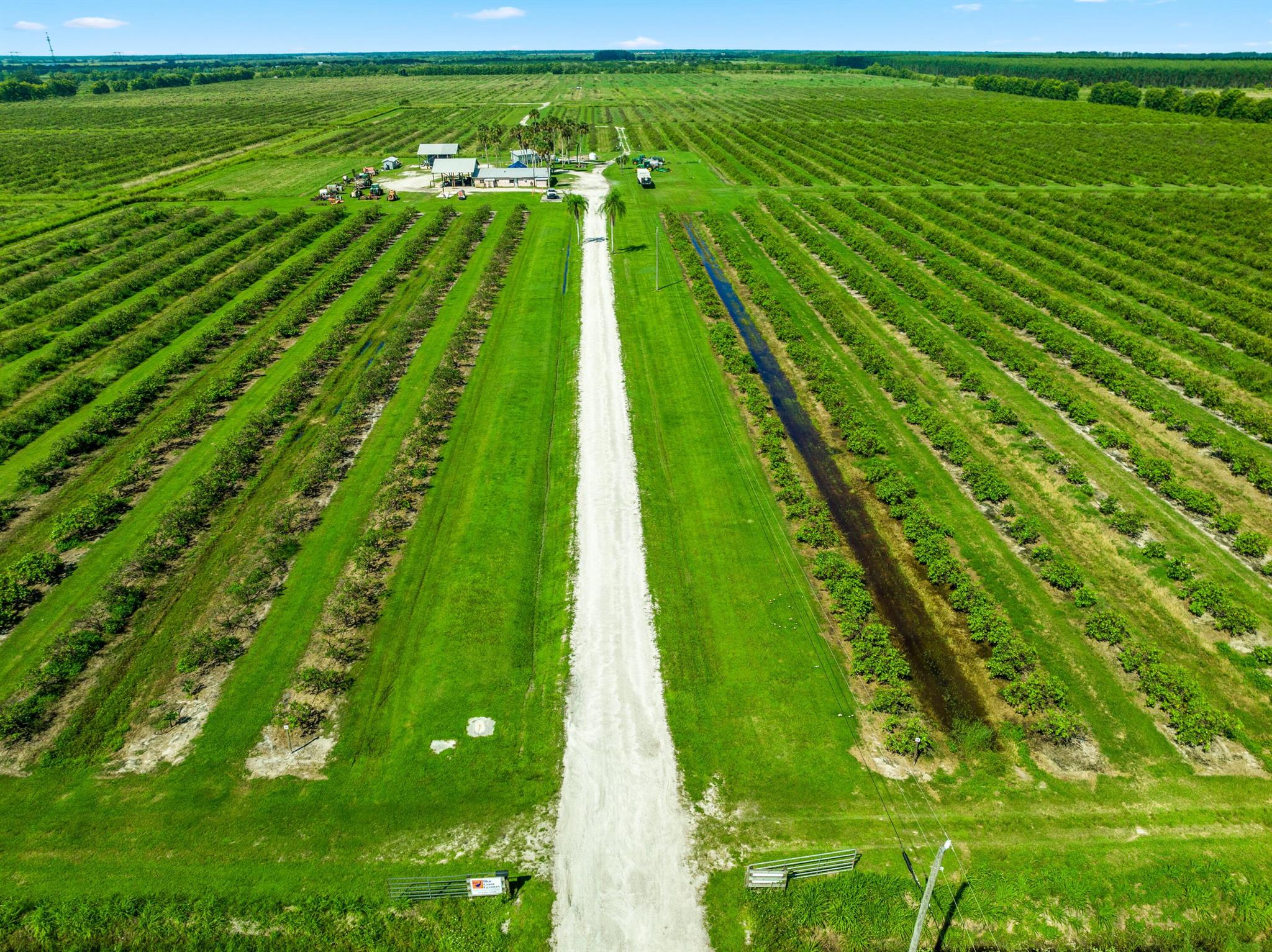 METES AND BOUNDS - Land