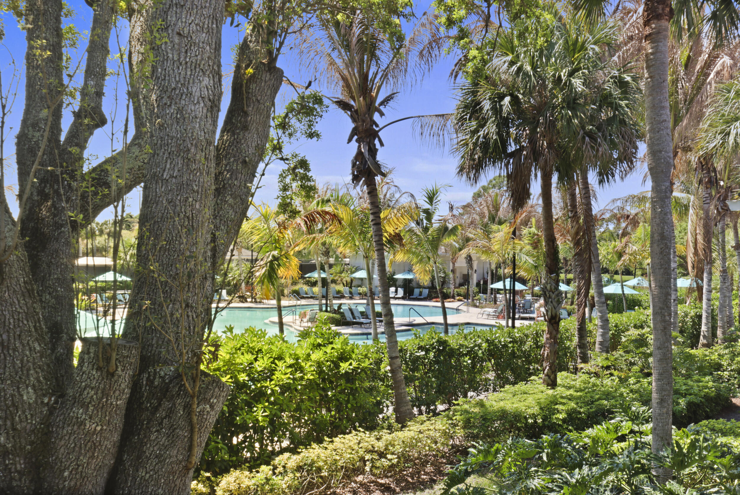 MARINER SANDS CLUB VILLAS CONDO - Residential