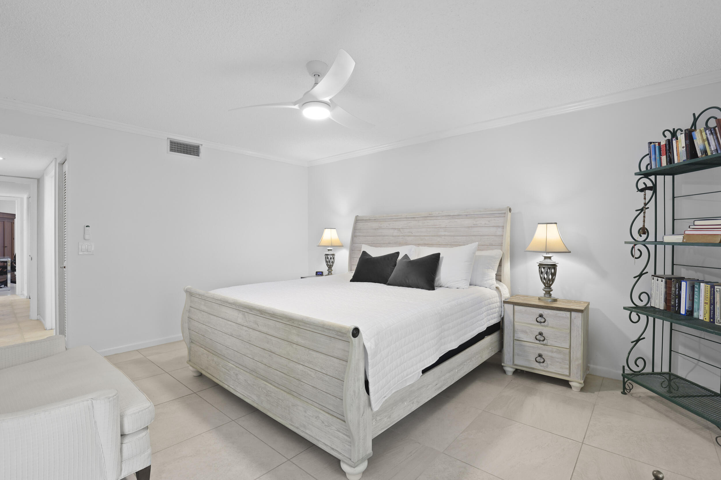 MARINER SANDS CLUB VILLAS CONDO - Residential