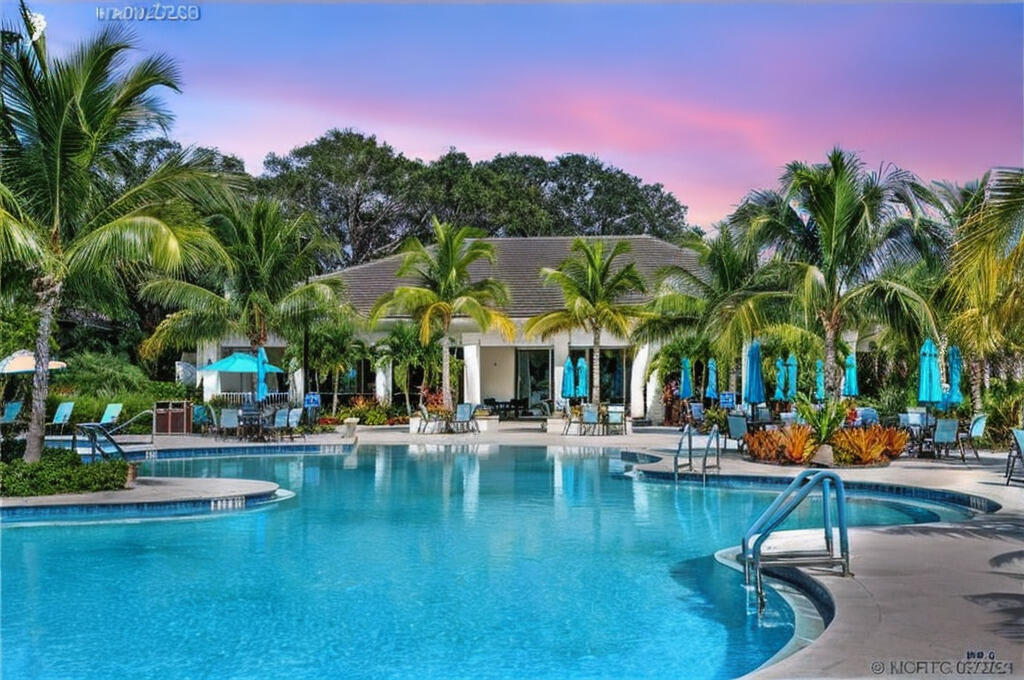 5172 SE Club Way 207