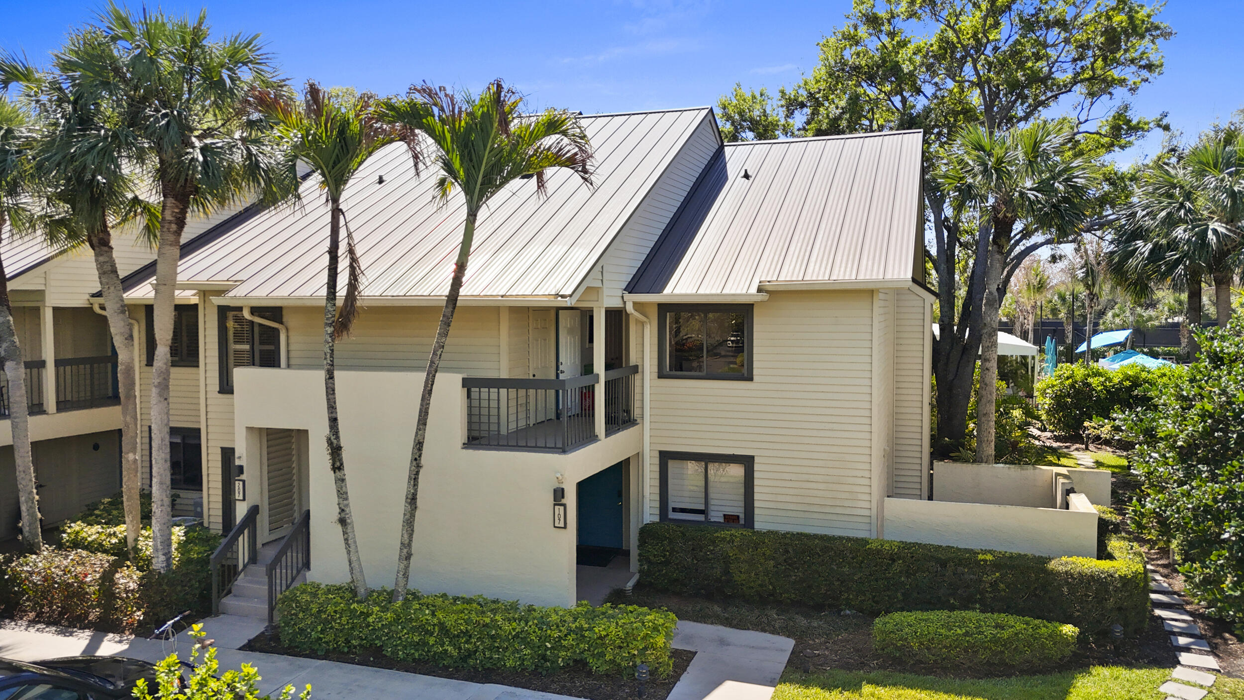 MARINER SANDS CLUB VILLAS CONDO - Residential