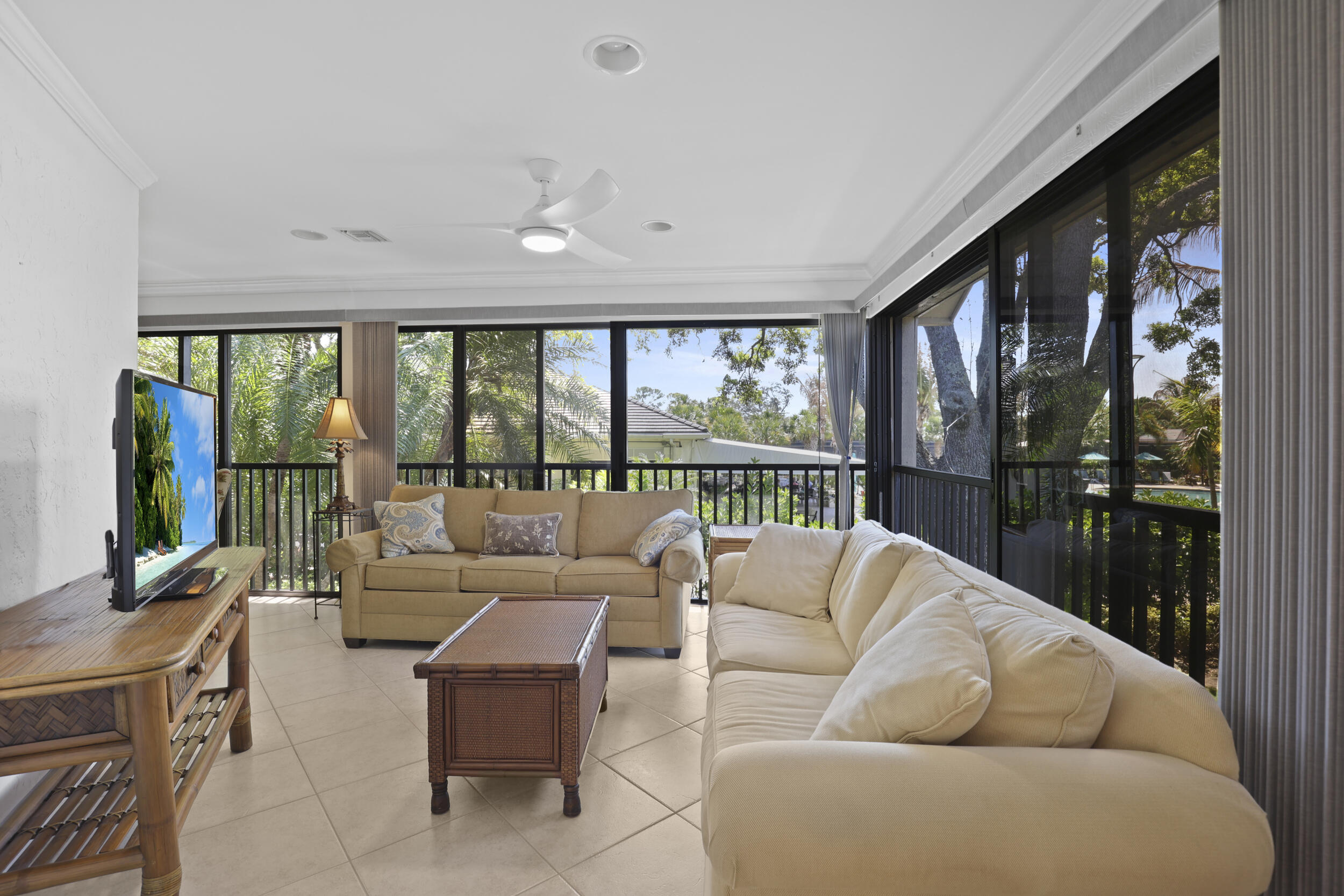 MARINER SANDS CLUB VILLAS CONDO - Residential