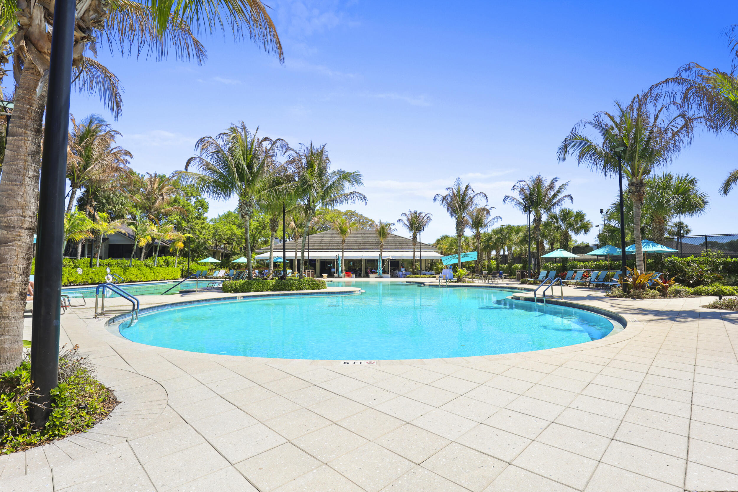 MARINER SANDS CLUB VILLAS CONDO - Residential