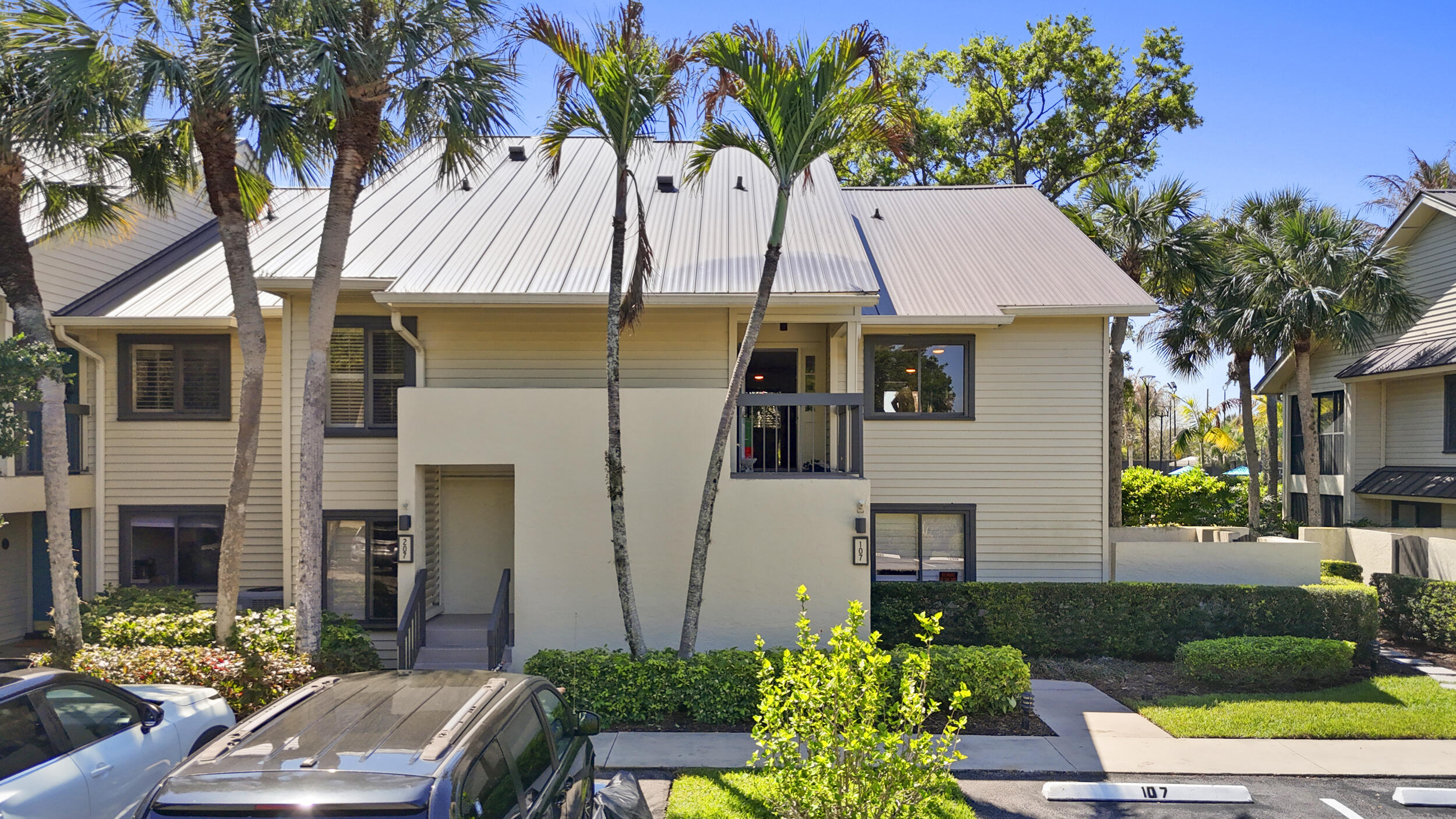 MARINER SANDS CLUB VILLAS CONDO - Residential