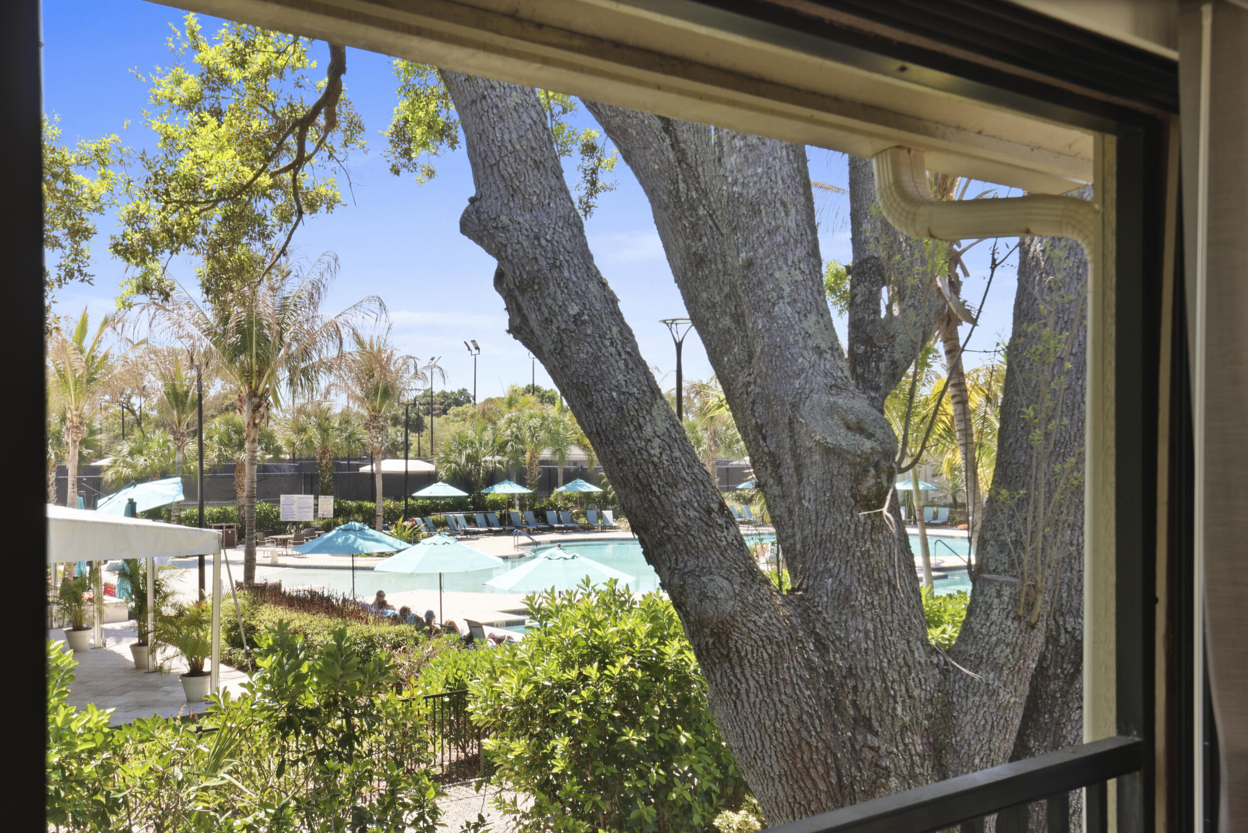 MARINER SANDS CLUB VILLAS CONDO - Residential