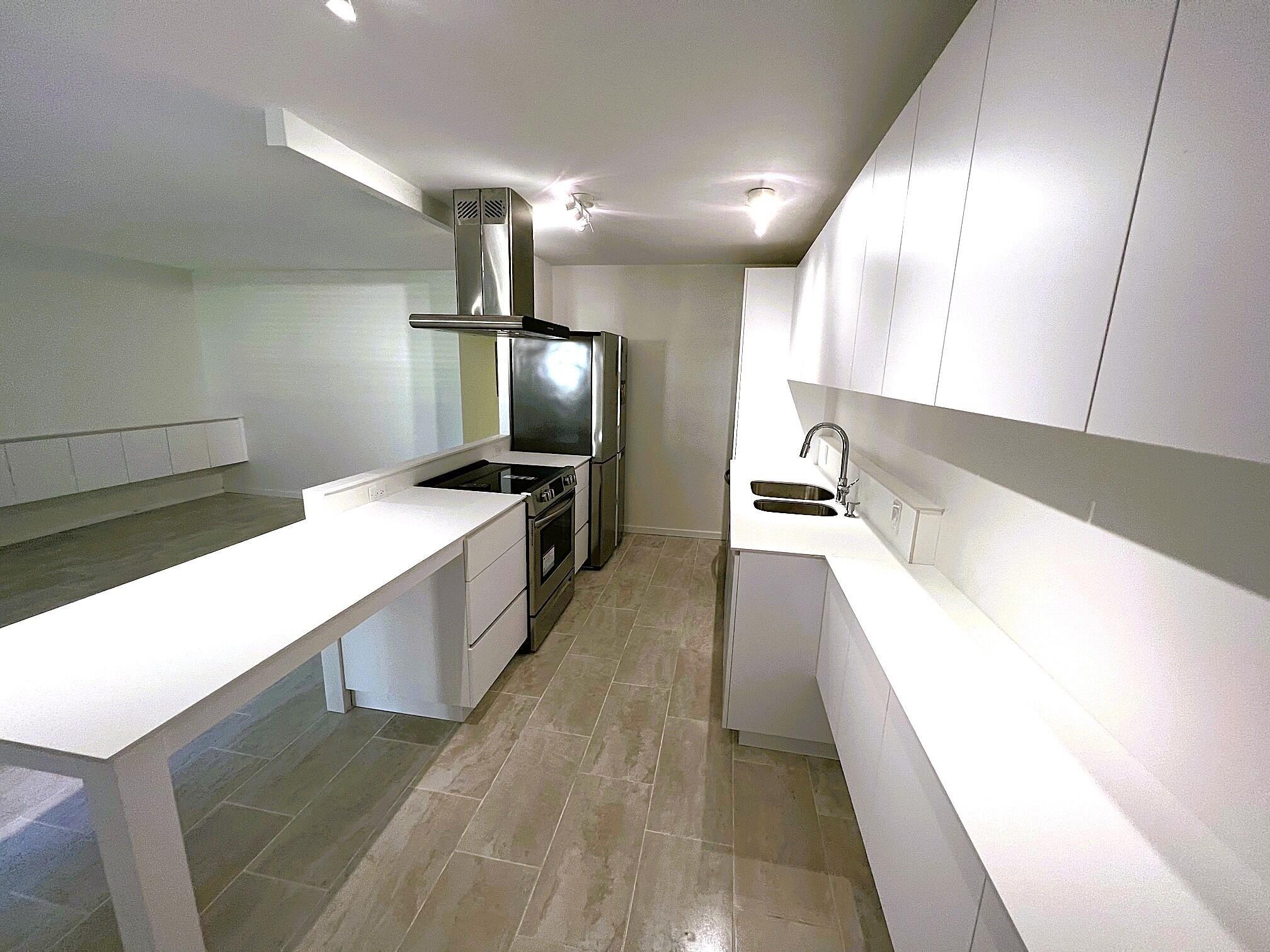 2082 Exeter E E