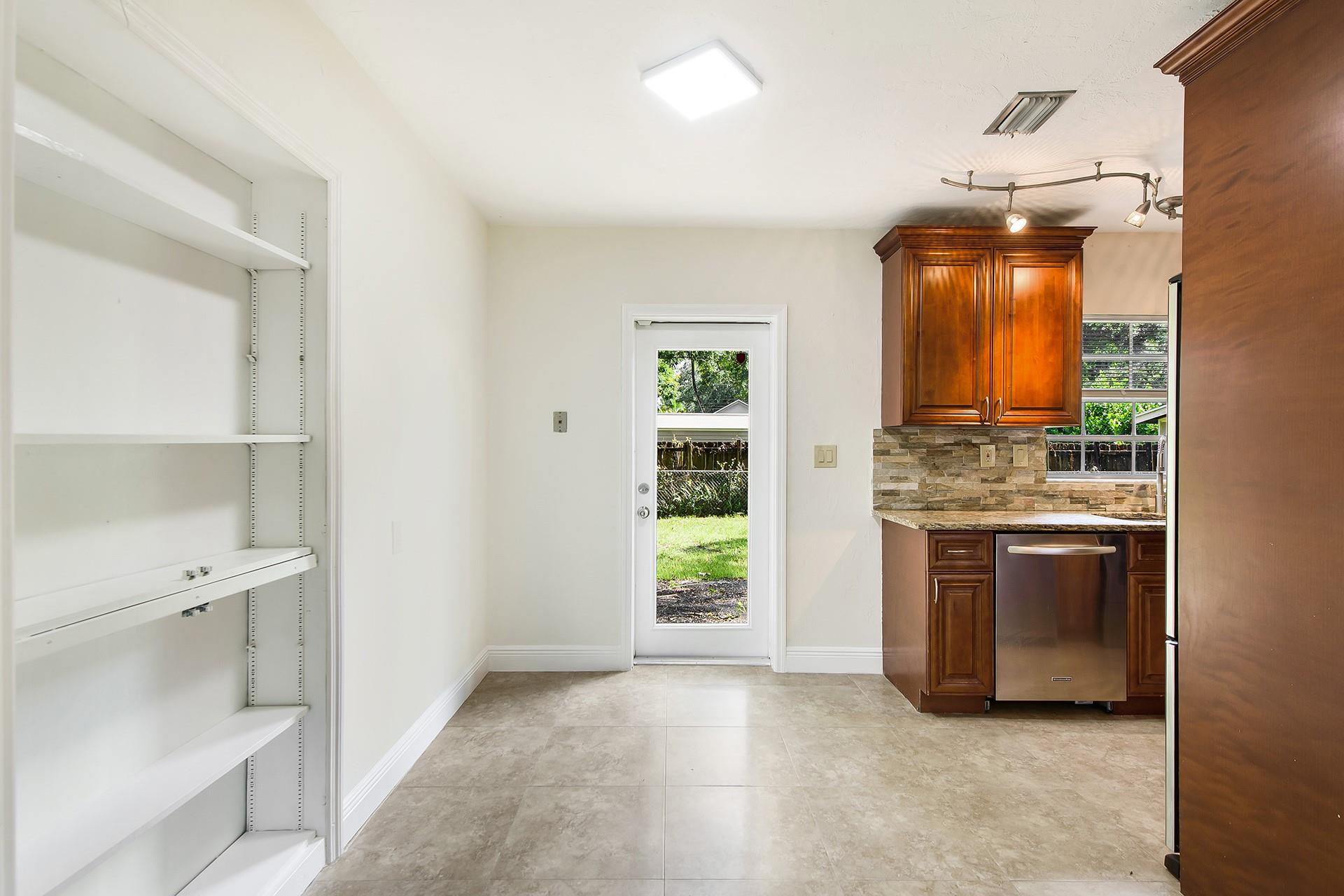 Ansonia Gardens 36-7 B - Residential Lease