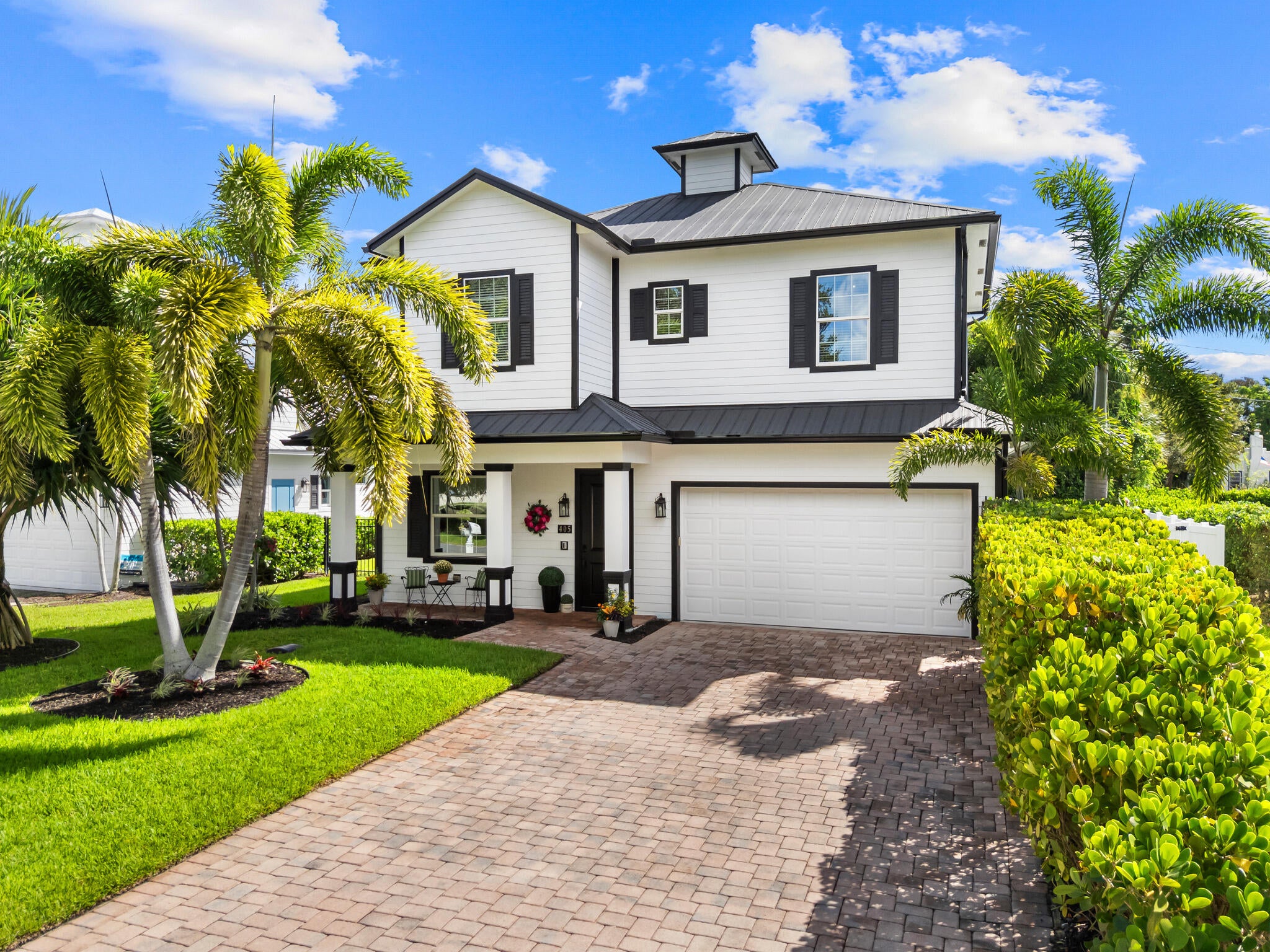 405 SE COCONUT Avenue