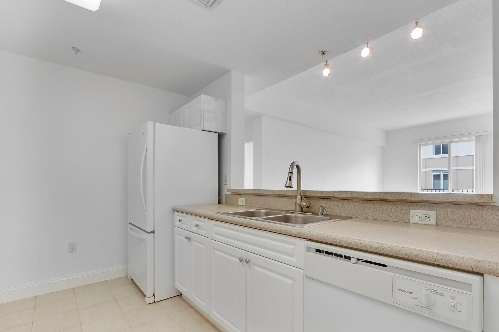 1203 Town Center Drive 414