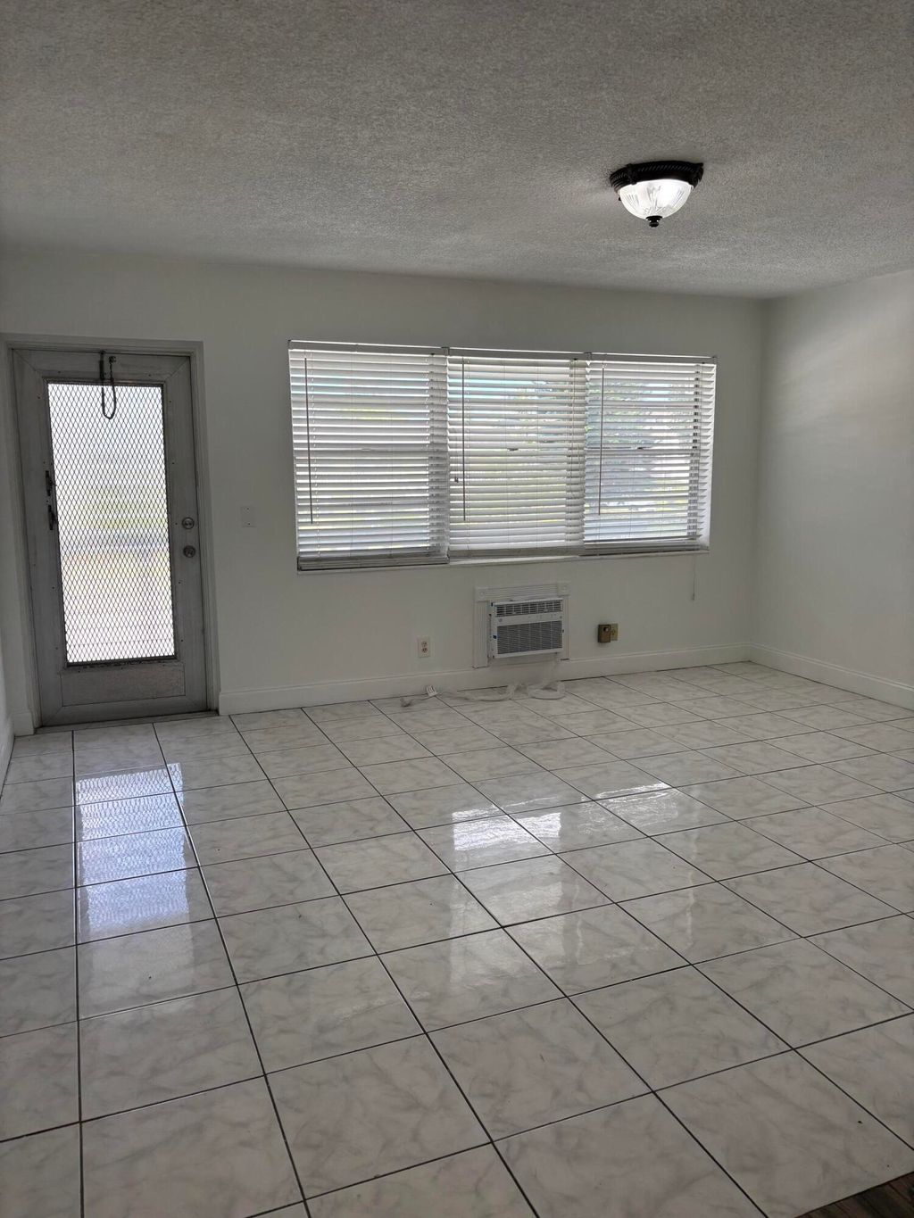 Photo of 218 Windsor J, West Palm Beach, FL 33417 (MLS # B26026917)
