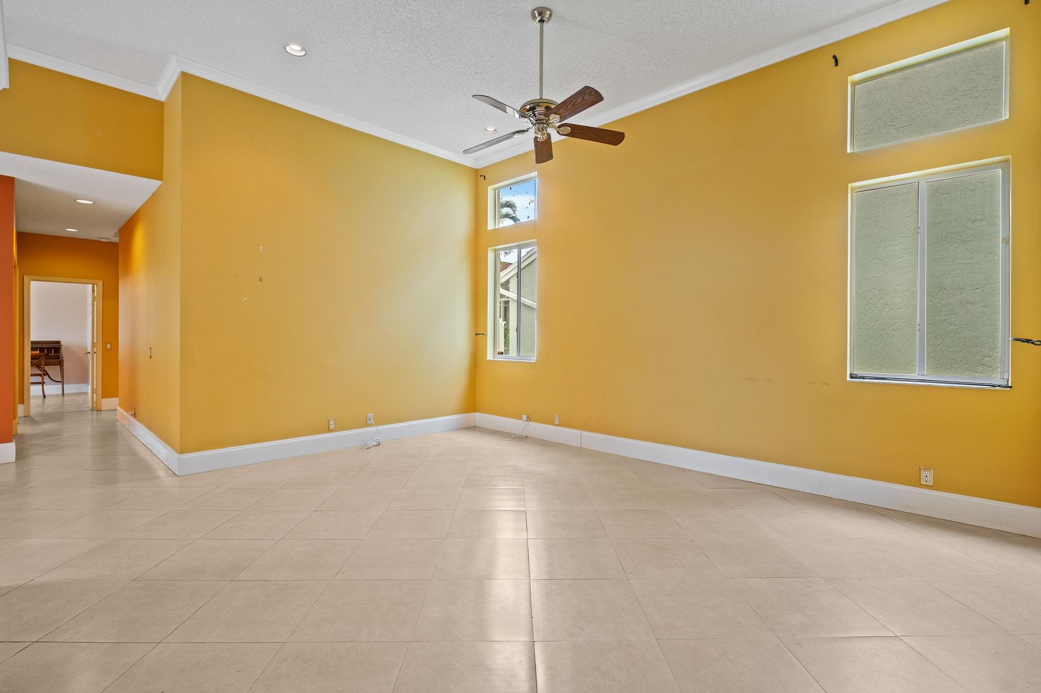 Sector 4 North 153-46 B - Residential